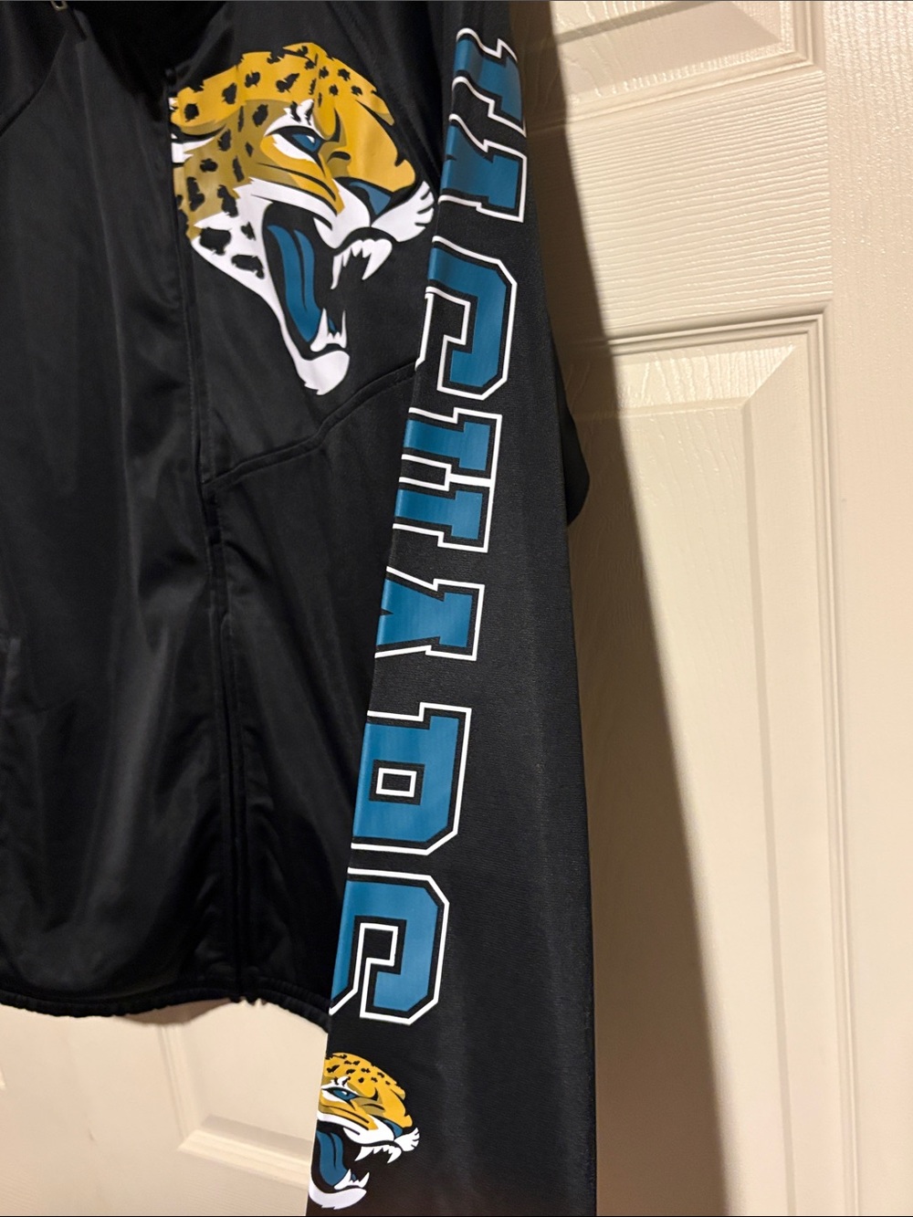 NFL Black Jacksonville Jaguars Lightweight Jacket with Gold & Teal Logo - Picture 5 of 8